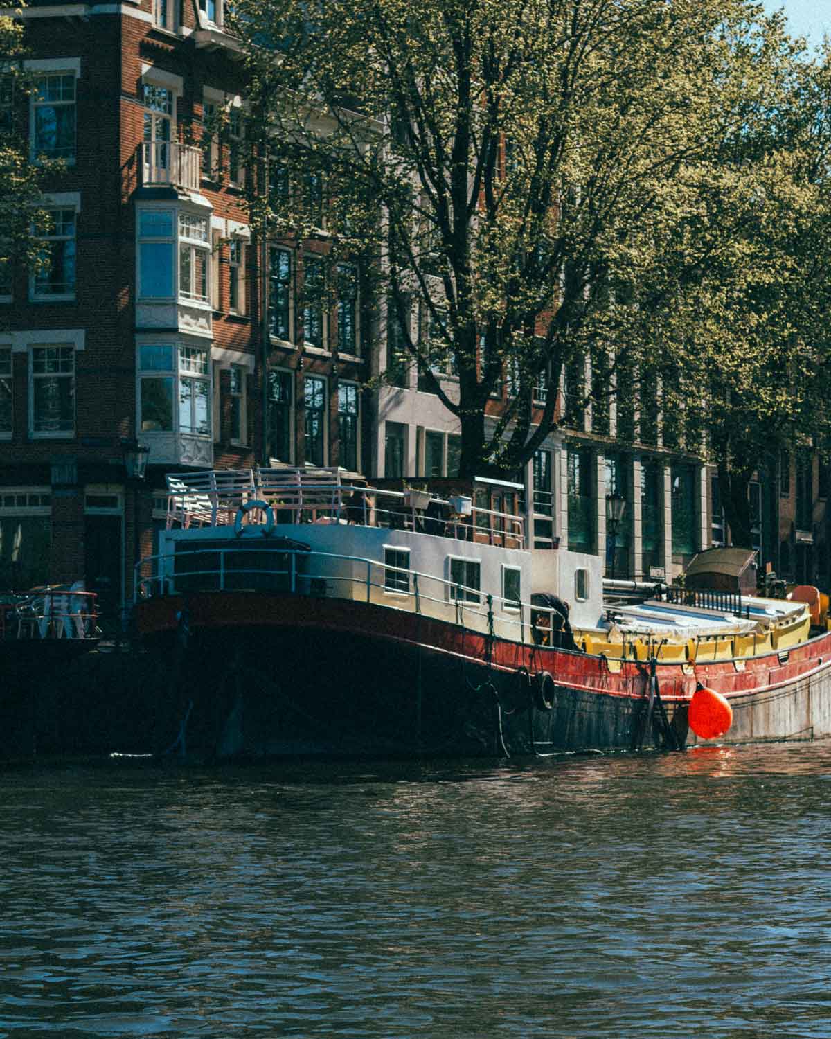 amsterdam boat coming to life